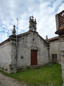 Chapelle en blocs de granit